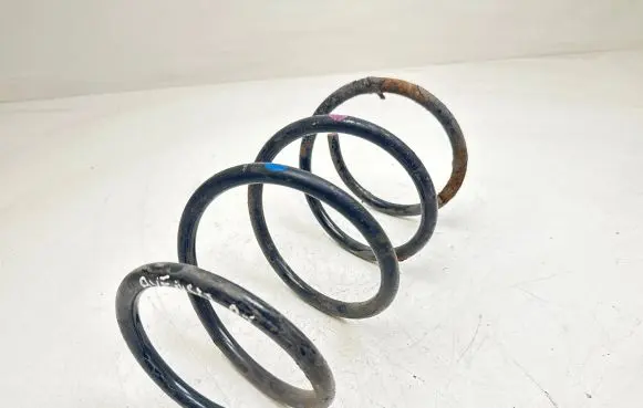 Toyota Avensis T250 Front coil spring
