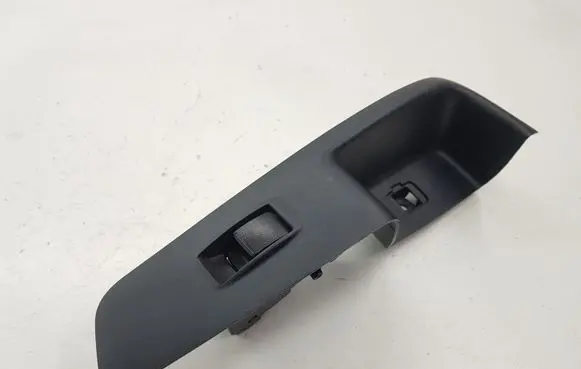 Citroen C-Crosser Electric window control switch 8608A184 C8DD644M