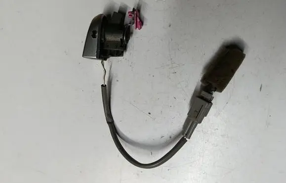 Nissan Micra Coupe door lock (next to the handle) awf169