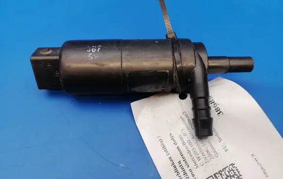 Mercedes-Benz C W203 Windscreen/windshield washer pump