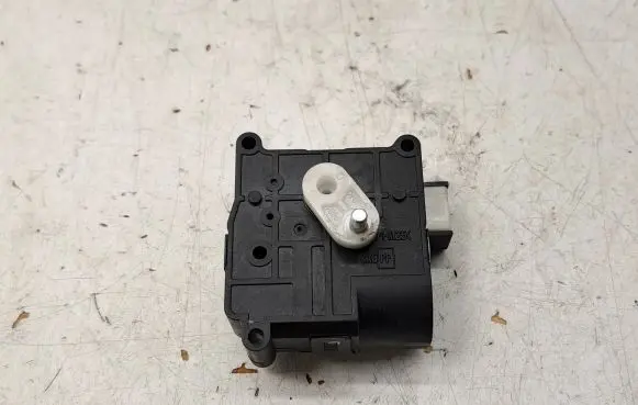 Toyota Corolla Verso AR10 Air flap motor/actuator 1138002051 8710602070