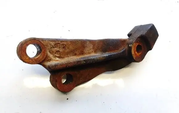 Honda FR-V Engine mounting bracket