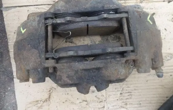 Toyota Hilux (AN120, AN130) Front brake caliper XXXXXXXXXXX