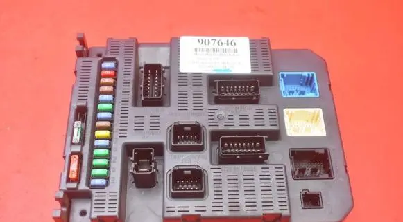Peugeot 308 Fuse box set 9663798180