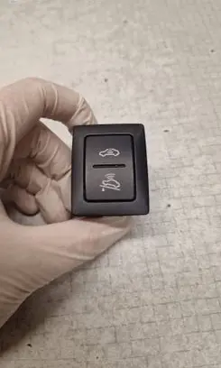 Volkswagen Transporter - Caravelle T5 Alarm switch 7L6959899
