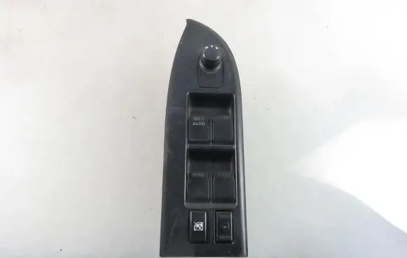 Suzuki Grand Vitara II Electric window control switch 62J001476T 64J201566T