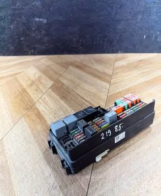 Mercedes-Benz ML W164 Fuse module A1645403072 YAP29291 53607554