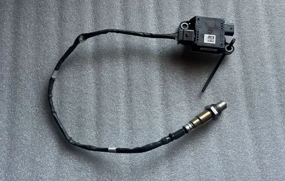 Volkswagen Touran III Lambda probe sensor 05L906261H