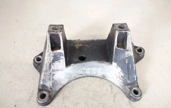 Mercedes-Benz CLS C219 Engine mounting bracket a2112420340