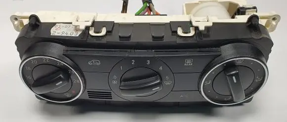 Mercedes-Benz A W169 Climate control unit A1699000900