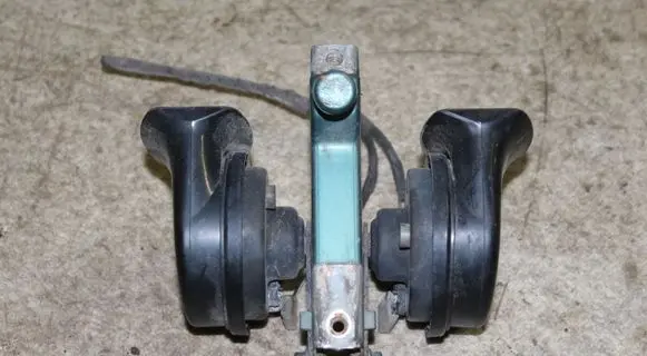 Mercedes-Benz CLK A208 C208 Horn signal 0045427920
