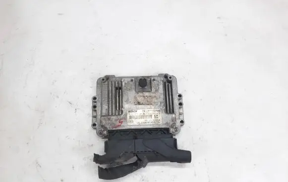 KIA Ceed Engine control unit/module 391112A952 1039S58818 0281019360