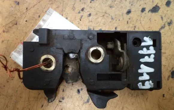 Ford Mondeo MK II Tailgate/trunk/boot lock/catch/latch