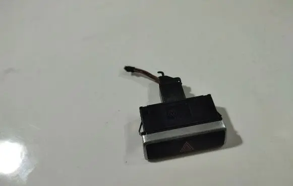 Volkswagen Sharan Hazard light switch 11S31410