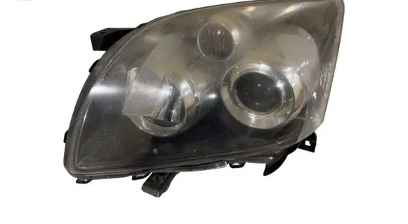 Toyota Avensis T250 Headlight/headlamp