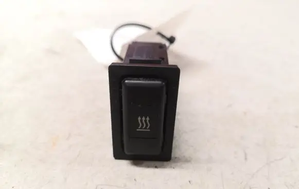 Toyota Avensis T250 Seat heating switch 153337 153261