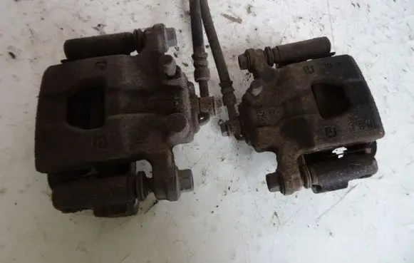 Nissan Qashqai Rear brake caliper