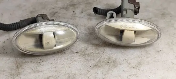 Toyota Aygo AB10 Front fender indicator light 0104706