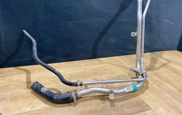 Ford Kuga II Fuel tank filler neck pipe CV619032CJ