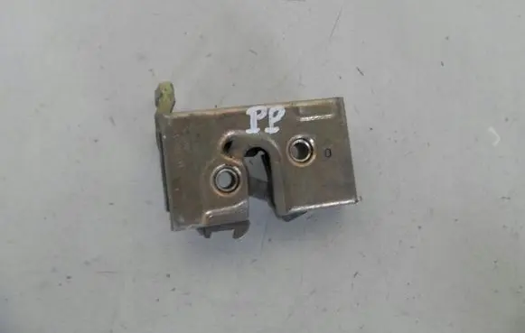Volkswagen PASSAT B3 Front door lock 