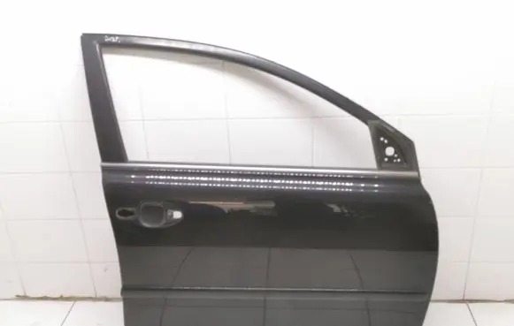 Toyota Avensis T250 Front door