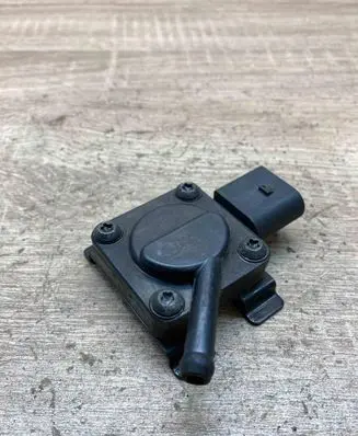 BMW 5 E60 E61 Exhaust gas pressure sensor 7789219 8J27
