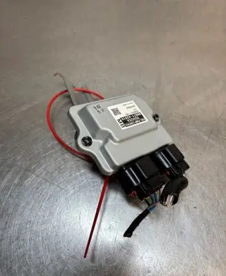 Toyota Camry VIII XV70 Trunk lid opening control unit