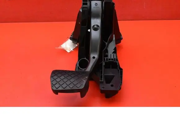 Skoda Superb B5 (3U) Accelerator throttle pedal 5Q1723058BG