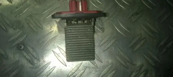 Hyundai Lantra II Heater blower motor/fan resistor