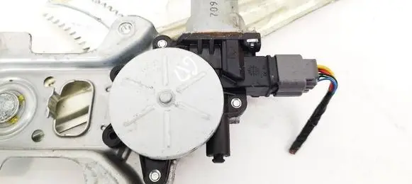 Mitsubishi Outlander Rear door window regulator motor 