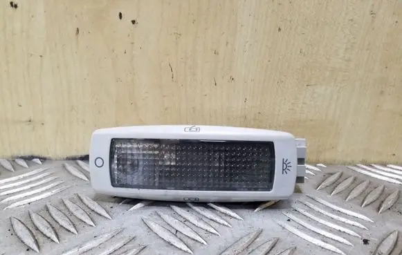 Volkswagen PASSAT B5 Other interior light 3B0947291