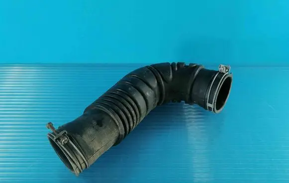 Toyota Hilux (AN10, AN20, AN30) Intercooler pipe mounting bracket 178810L110 17881 0L110
