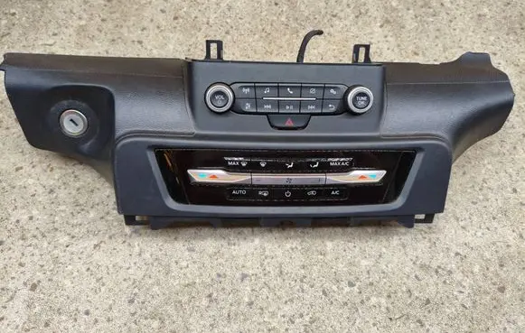 Ford Explorer VI Climate control unit LB5T18C612HG