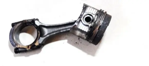 Nissan Serena Piston with connecting rod 906401