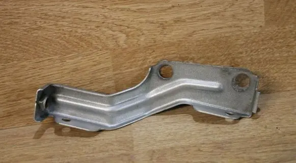 Toyota Avensis T250 Radiator mount bracket
