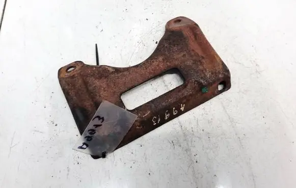 Engine mounting bracket