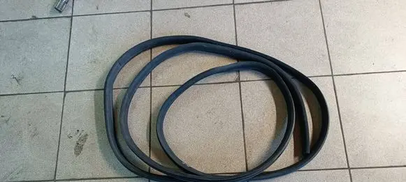 Nissan NV400 Front door rubber seal 