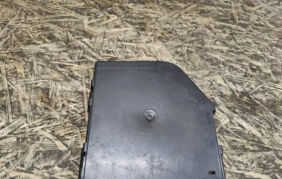 Jaguar XK8 - XKR Fuse box cover GJA3892AA