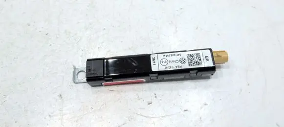 Volkswagen PASSAT B7 Aerial antenna amplifier 3AF035552A