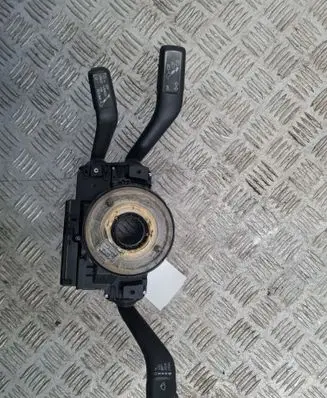 Wiper turn signal indicator stalk/switch