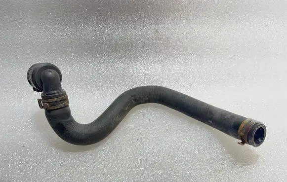 Volkswagen PASSAT B6 Engine coolant pipe/hose 3C0122157FB 3C0122157