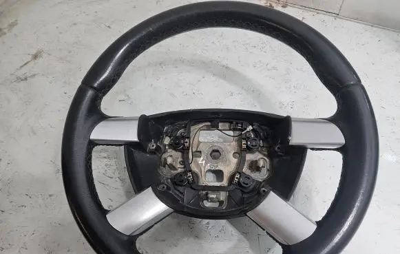 Ford Focus Steering wheel 30347735
