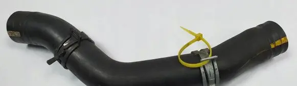 Mazda CX-7 Engine coolant pipe/hose