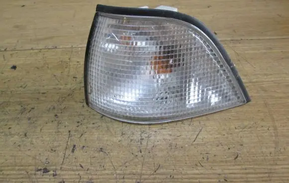 BMW 3 E36 Front indicator light 9403093