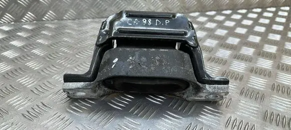 Chevrolet Captiva Engine mount bracket 