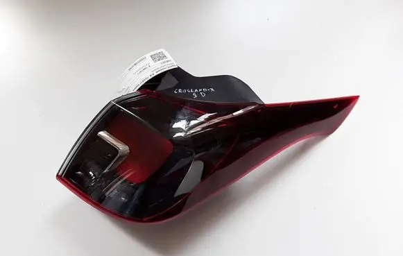 Opel Crossland X Rear/tail lights 13467977
