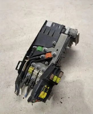 Peugeot 308 Fuse module 97993N02 9666527580 490384