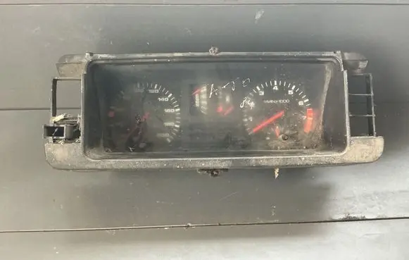 Audi 80 90 B2 Speedometer (instrument cluster) 81117331