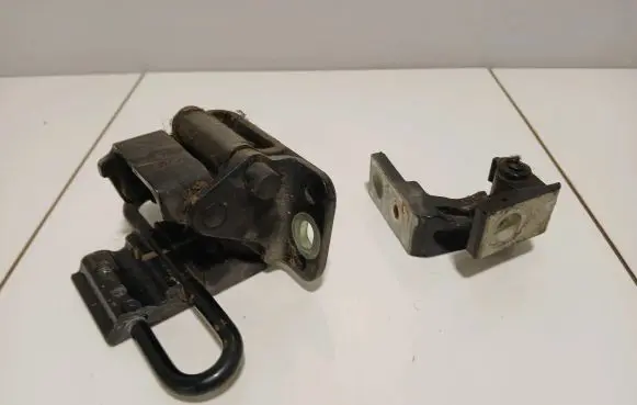Audi A4 S4 B7 8E 8H Rear door hinge set 