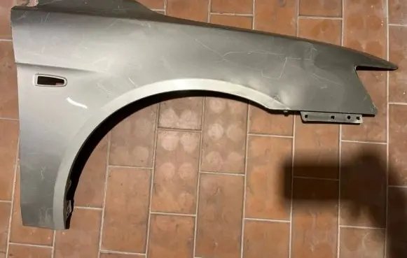 Mitsubishi Lancer VIII Fender